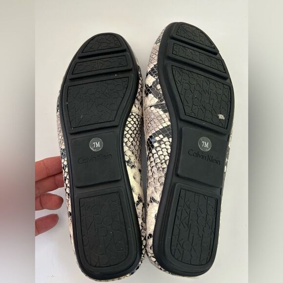 Calvin Klein Snakeskin leather loafers flats Size 7 - Picture 9 of 9